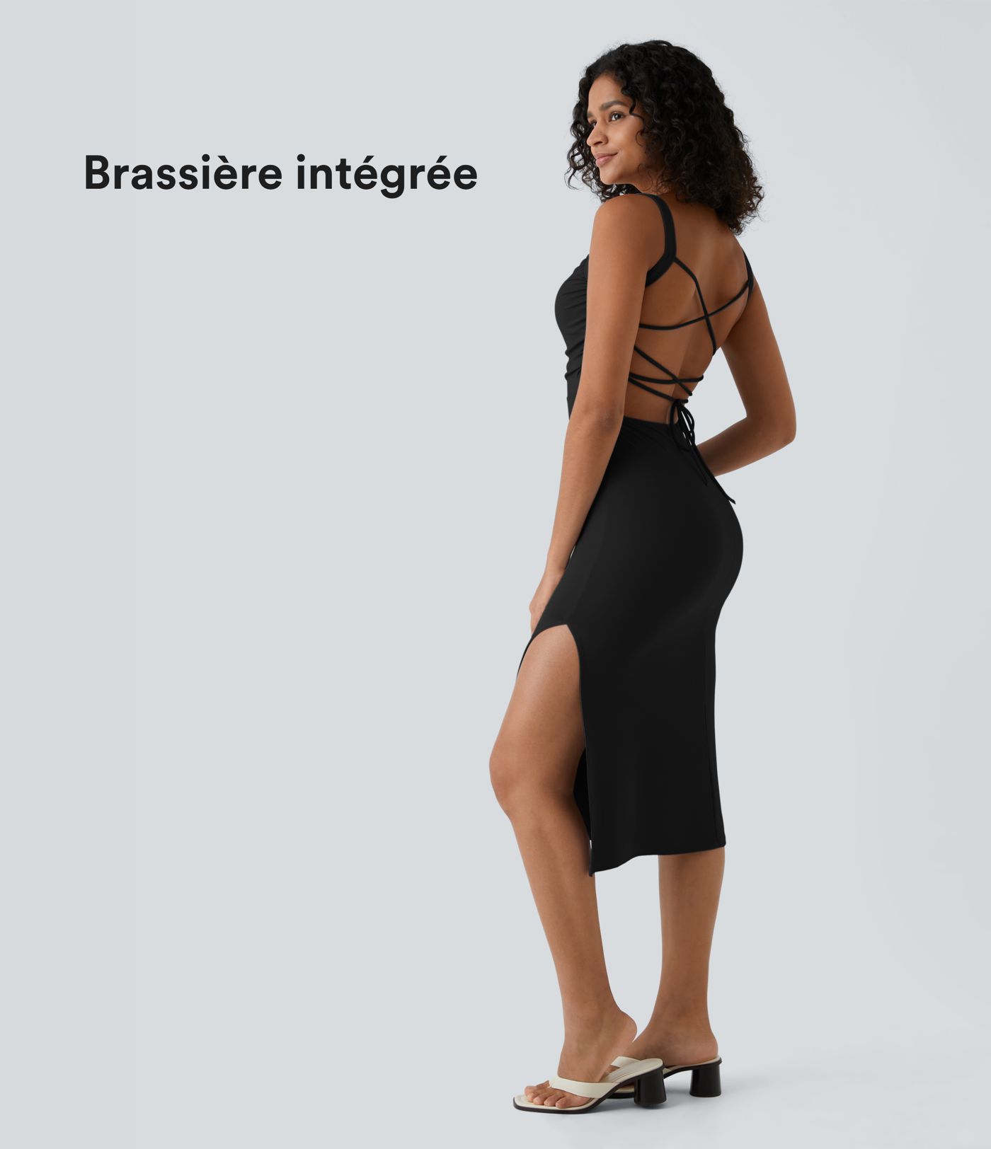 Robe midi casual laquée fendue, brassière intégrée, dos nu croisé Robe midi casual laquée fendue, brassière intégrée, dos nu croisé