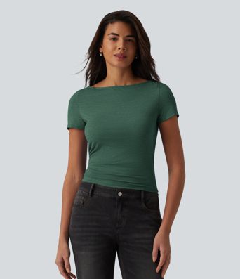 Kurzarm-T-Shirt mit Bootsausschnitt und Raffungen