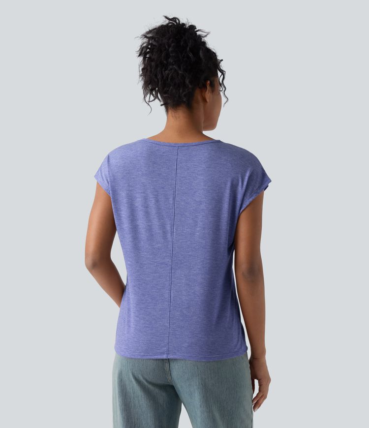 Lässiges T-Shirt mit V-Ausschnitt und kurzen Ärmeln