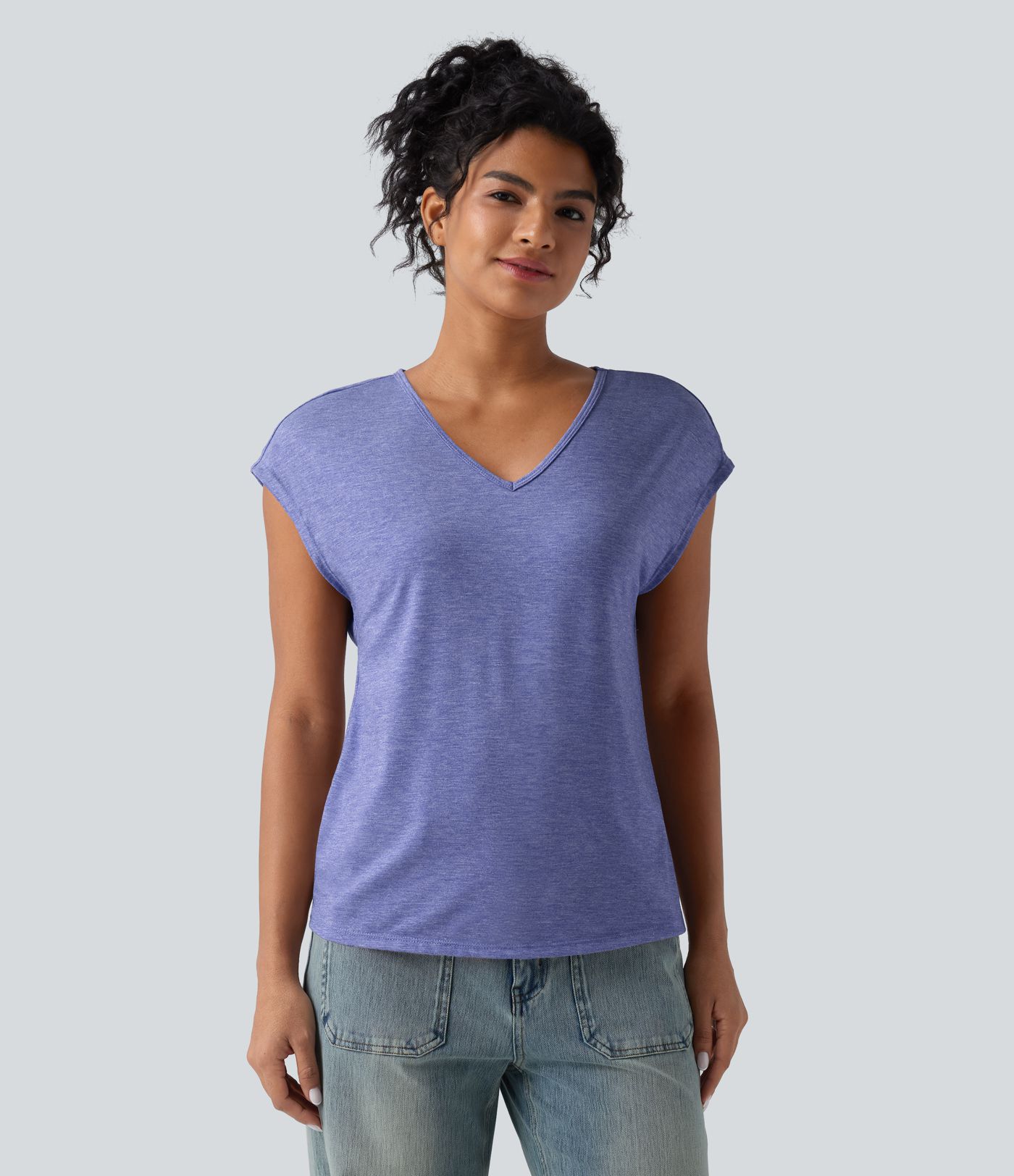 Lässiges T-Shirt mit V-Ausschnitt und kurzen Ärmeln