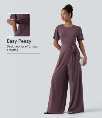 Jumpsuit mit Rundhalsausschnitt, kurzen Ärmeln, vorn zum Knoten, weitem Bein und Taschen – Easy Peezy Edition Jumpsuit mit Rundhalsausschnitt, kurzen Ärmeln, vorn zum Knoten, weitem Bein und Taschen – Easy Peezy Edition