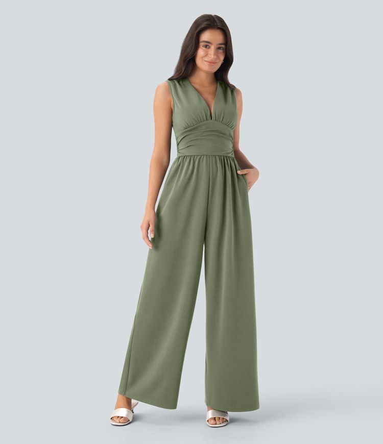 Ärmelloser, geraffter Party-Jumpsuit mit V-Ausschnitt, Seitentaschen und unsichtbarem Reißverschluss - pipi-praktisch