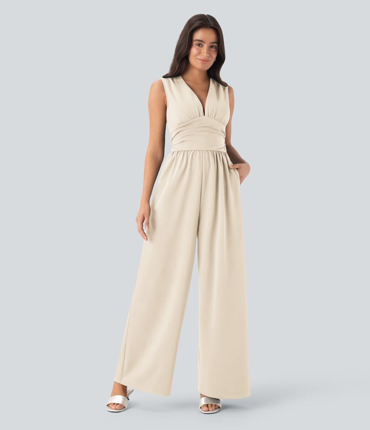 Ärmelloser, geraffter Party-Jumpsuit mit V-Ausschnitt, Seitentaschen und unsichtbarem Reißverschluss - pipi-praktisch Ärmelloser, geraffter Party-Jumpsuit mit V-Ausschnitt, Seitentaschen und unsichtbarem Reißverschluss - pipi-praktisch