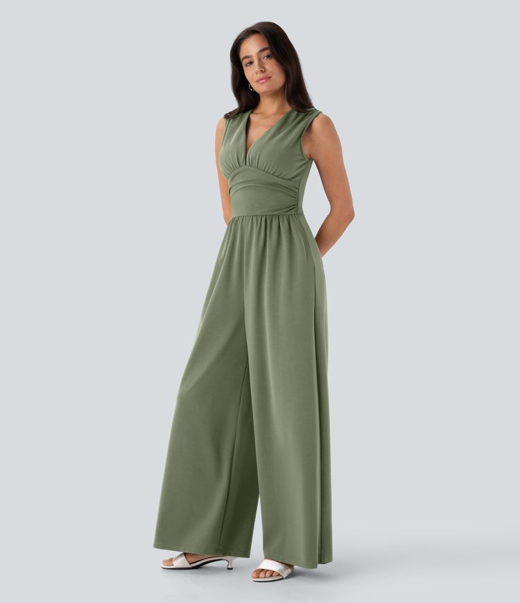 Ärmelloser, geraffter Party-Jumpsuit mit V-Ausschnitt, Seitentaschen und unsichtbarem Reißverschluss - pipi-praktisch