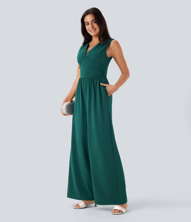 Ärmelloser, geraffter Party-Jumpsuit mit V-Ausschnitt, Seitentaschen und unsichtbarem Reißverschluss - pipi-praktisch