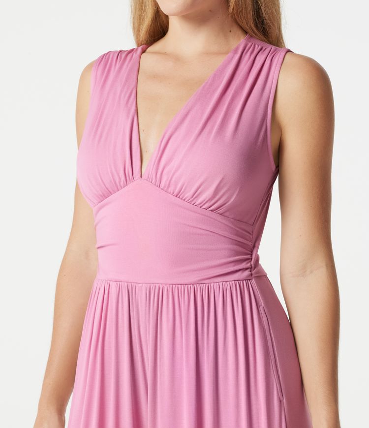 Ärmelloser, gerippter Jumpsuit mit V-Ausschnitt, Seitentaschen und integriertem BH - Easy Peezy Edition