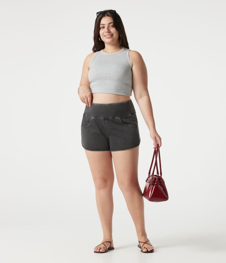 Halara Flex™ - Lässige Shorts aus Denim mit hohem Bund, Seitentaschen, Bauchkontrolle und abgerundetem Saum - Plus-Size, skinny fit