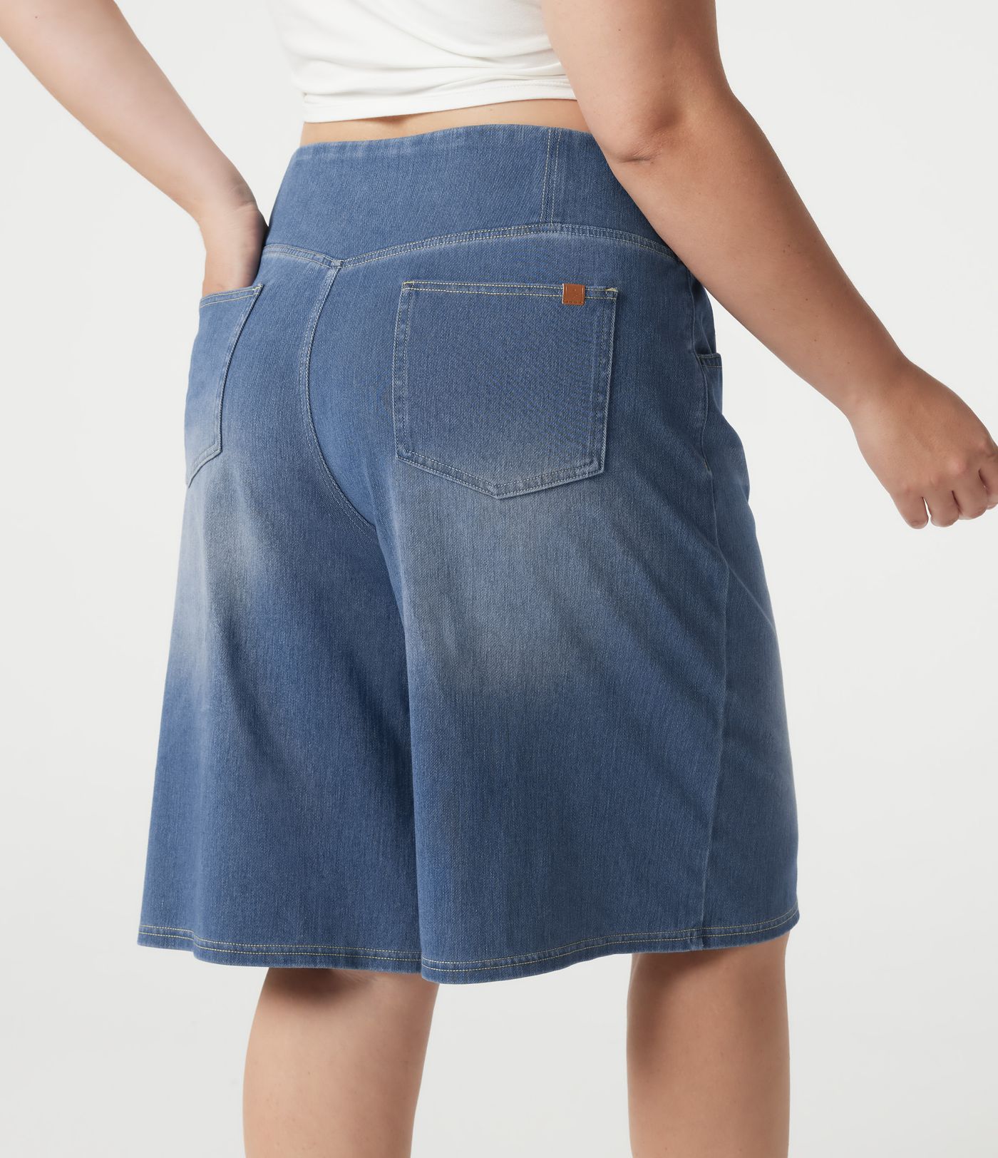 Halara Flex™ - Lässige Baggy-Shorts aus Denim mit hohem Crossover-Bund, mehreren Taschen und Bauchkontrolle - Plus-Size