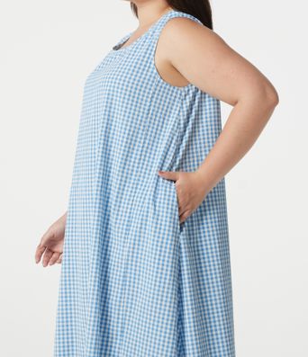 Plus Size Round Neck Sleeveless Midi Crinkle Gingham Casual Tank Dress with Pockets