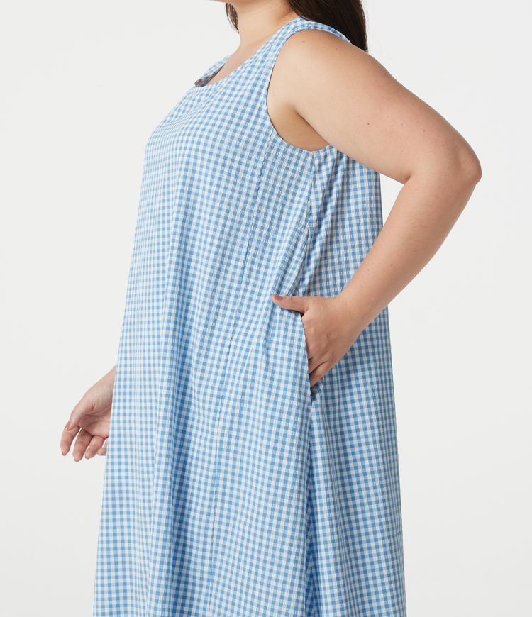 Plus Size Round Neck Sleeveless Midi Crinkle Gingham Casual Tank Dress with Pockets