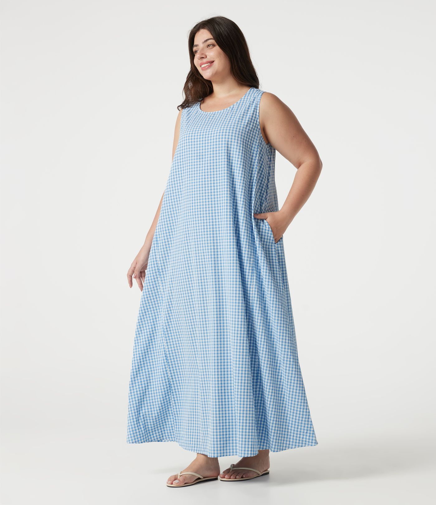 Plus Size Round Neck Sleeveless Midi Crinkle Gingham Casual Tank Dress with Pockets