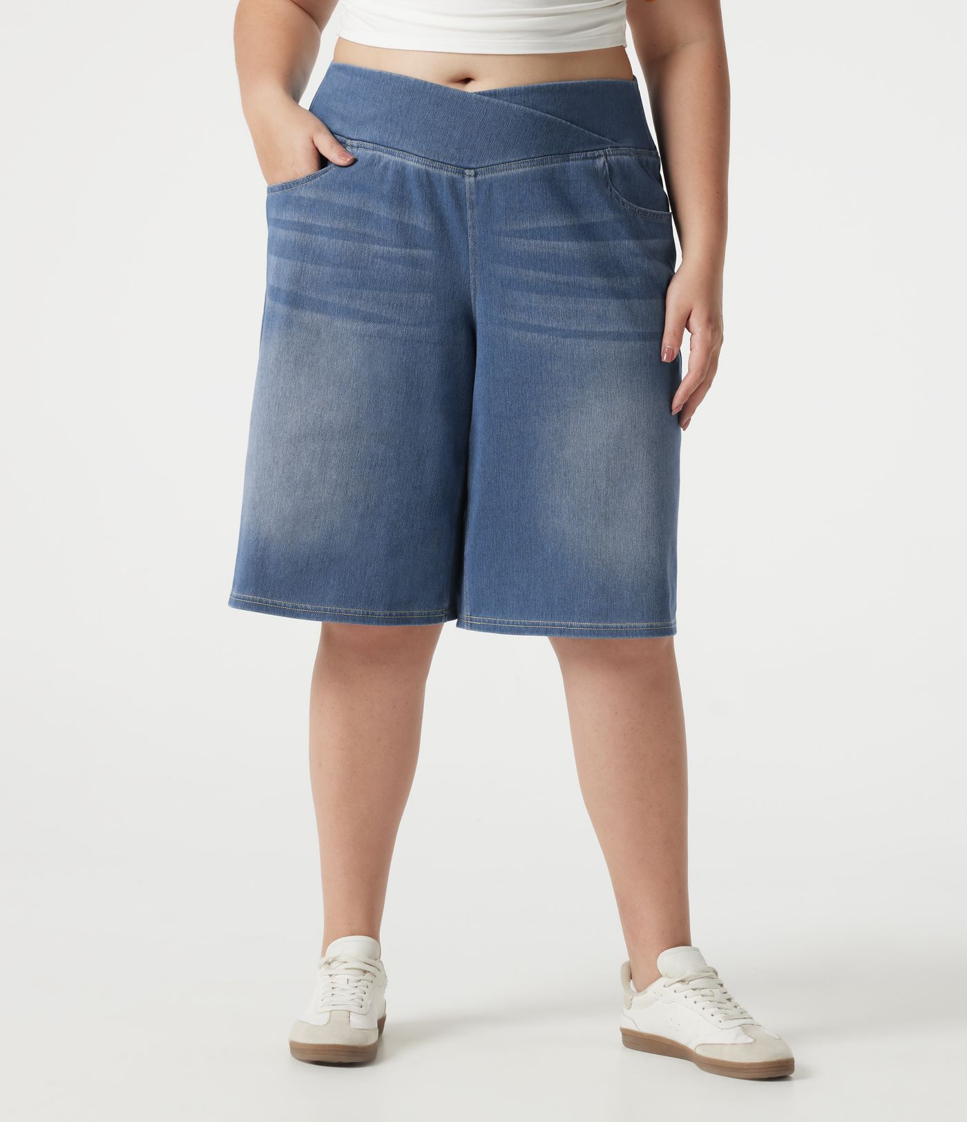 Halara Flex™ - Lässige Baggy-Shorts aus Denim mit hohem Crossover-Bund, mehreren Taschen und Bauchkontrolle - Plus-Size