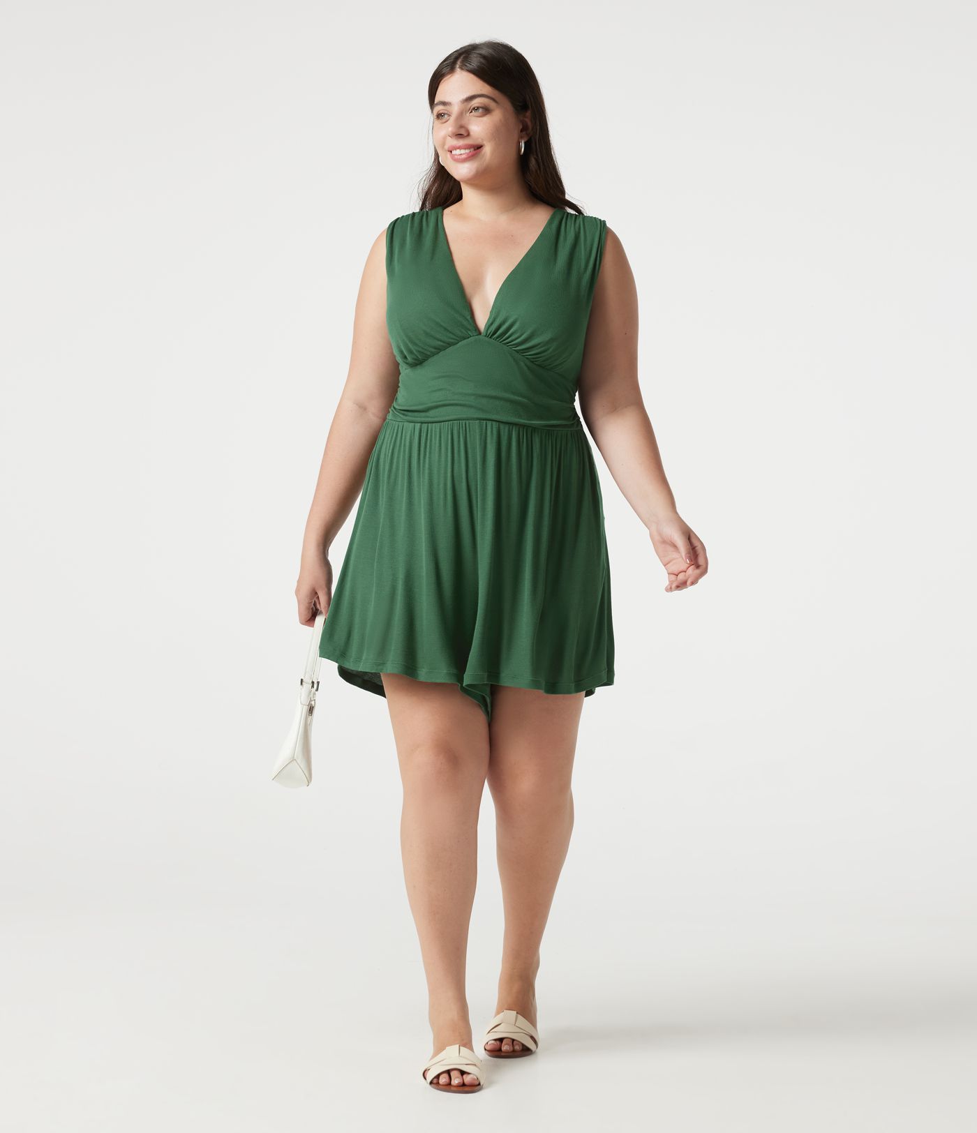 Combishort casual grande taille froncé côtelé sans manches à col V avec brassière intégrée et poches - Édition Easy Peasy Combishort casual grande taille froncé côtelé sans manches à col V avec brassière intégrée et poches - Édition Easy Peasy