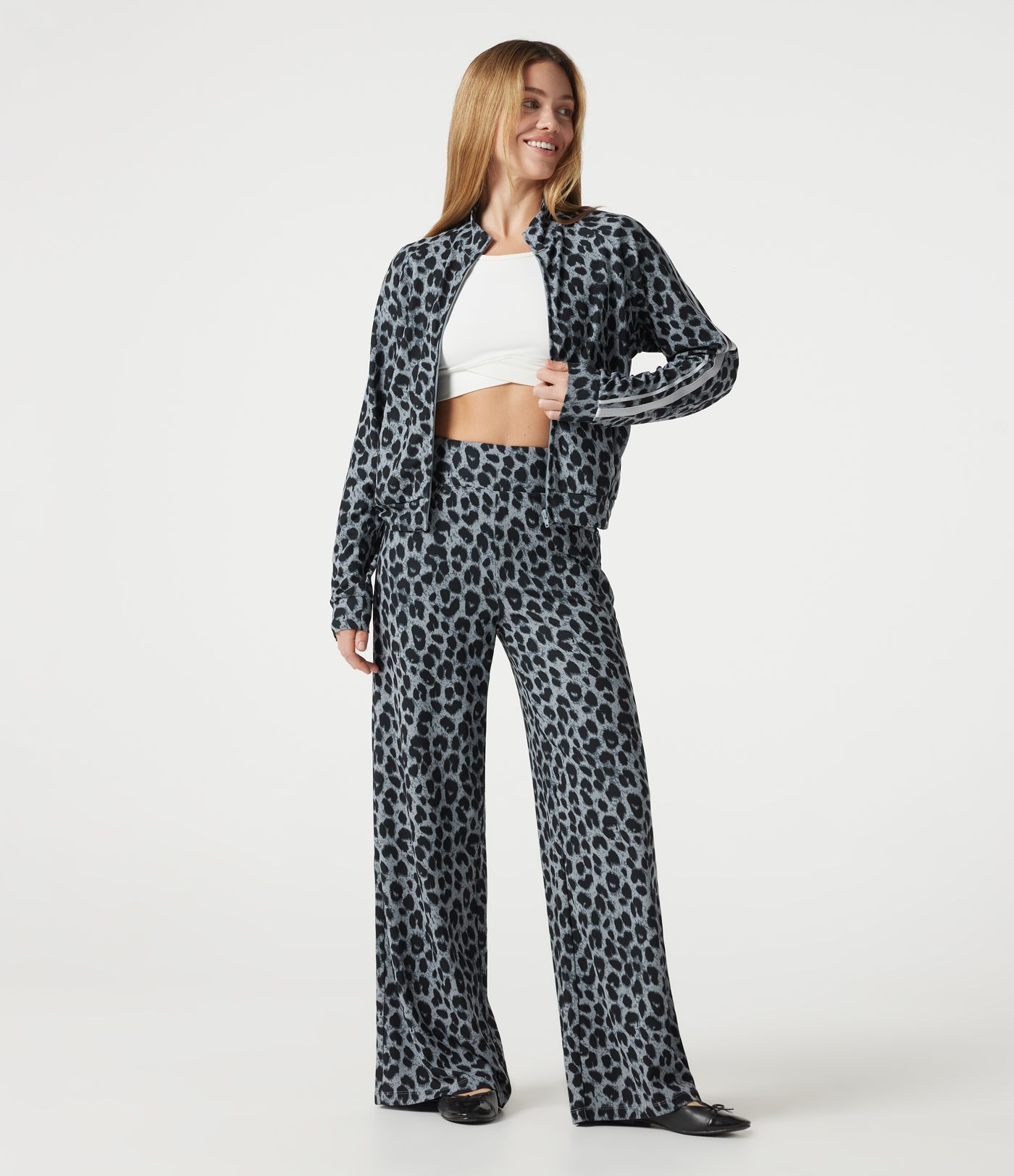 High Waisted Baggy Color Block Leopard Print Waffle Casual Pants with Pockets High Waisted Baggy Color Block Leopard Print Waffle Casual Pants with Pockets