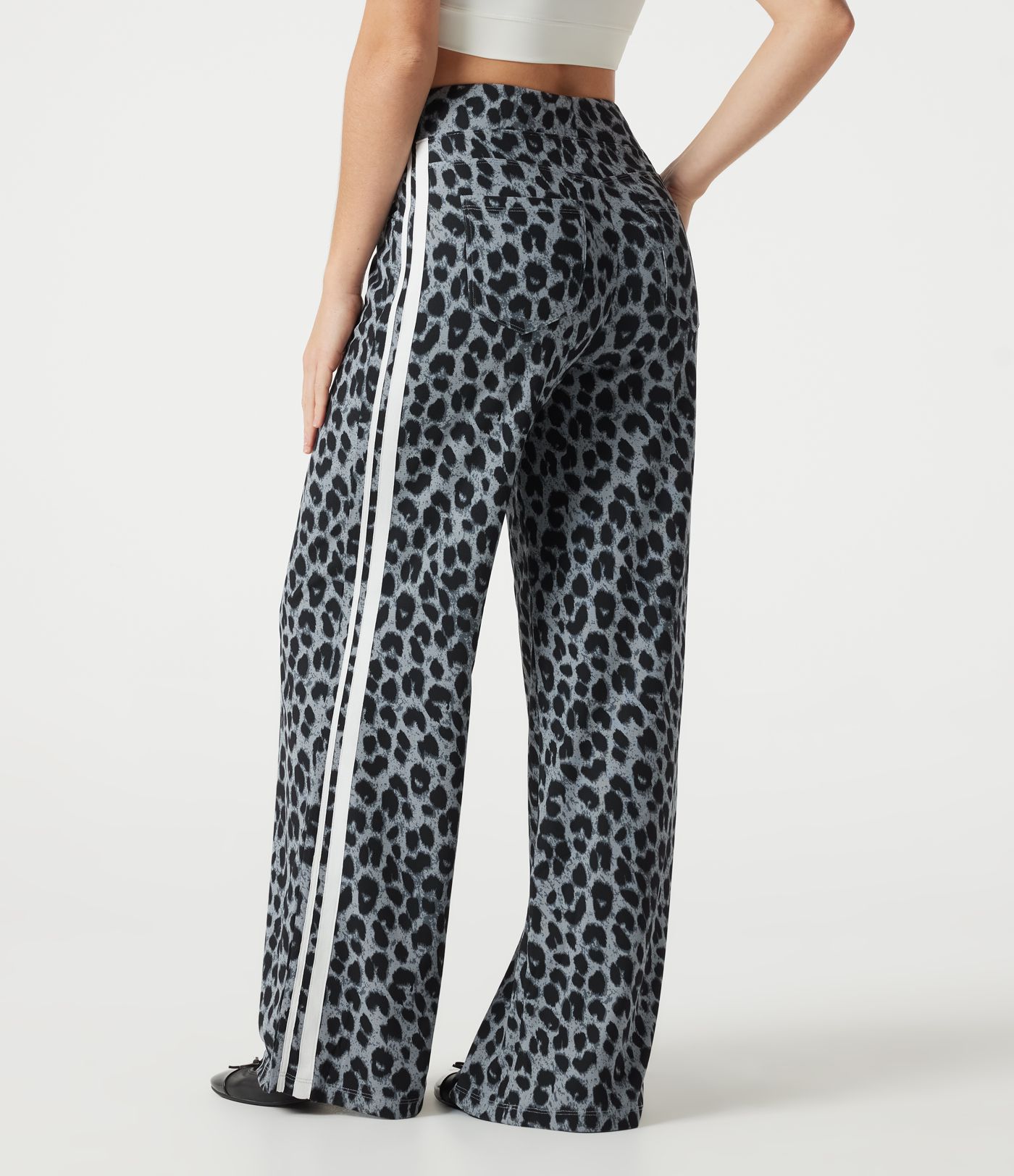 High Waisted Baggy Color Block Leopard Print Waffle Casual Pants with Pockets High Waisted Baggy Color Block Leopard Print Waffle Casual Pants with Pockets