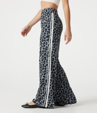 High Waisted Baggy Color Block Leopard Print Waffle Casual Pants with Pockets High Waisted Baggy Color Block Leopard Print Waffle Casual Pants with Pockets