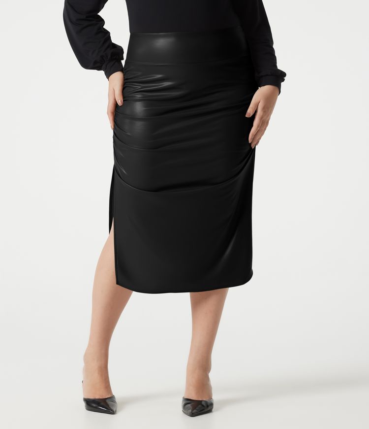 Plus Size High Waisted Tummy Control Ruched Curved Hem 2-in-1 Fleece PU Leather Midi Casual Skirt