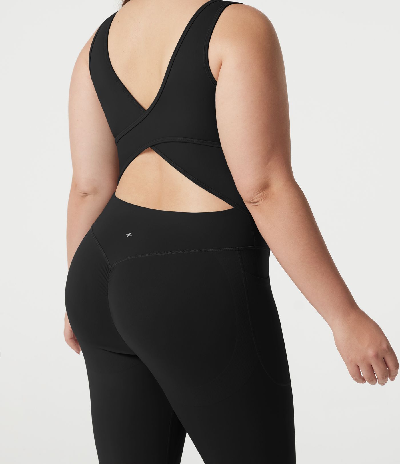 Halara UltraSculpt™ V-neck Crossover Backless Tummy Control Butt Lifting Built-in Bra Workout Plus Size Jumpsuit with Pockets