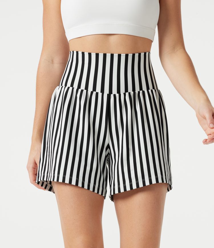 Ultra-hoch geschnittene, gestreifte 2-in-1 Yoga-Baggy-Shorts mit Taschen