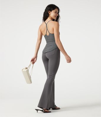 Halara UltraSculpt™ Jacquard Stripe Cut-Out Back Curved Hem Built-in Bra Casual Cami Top