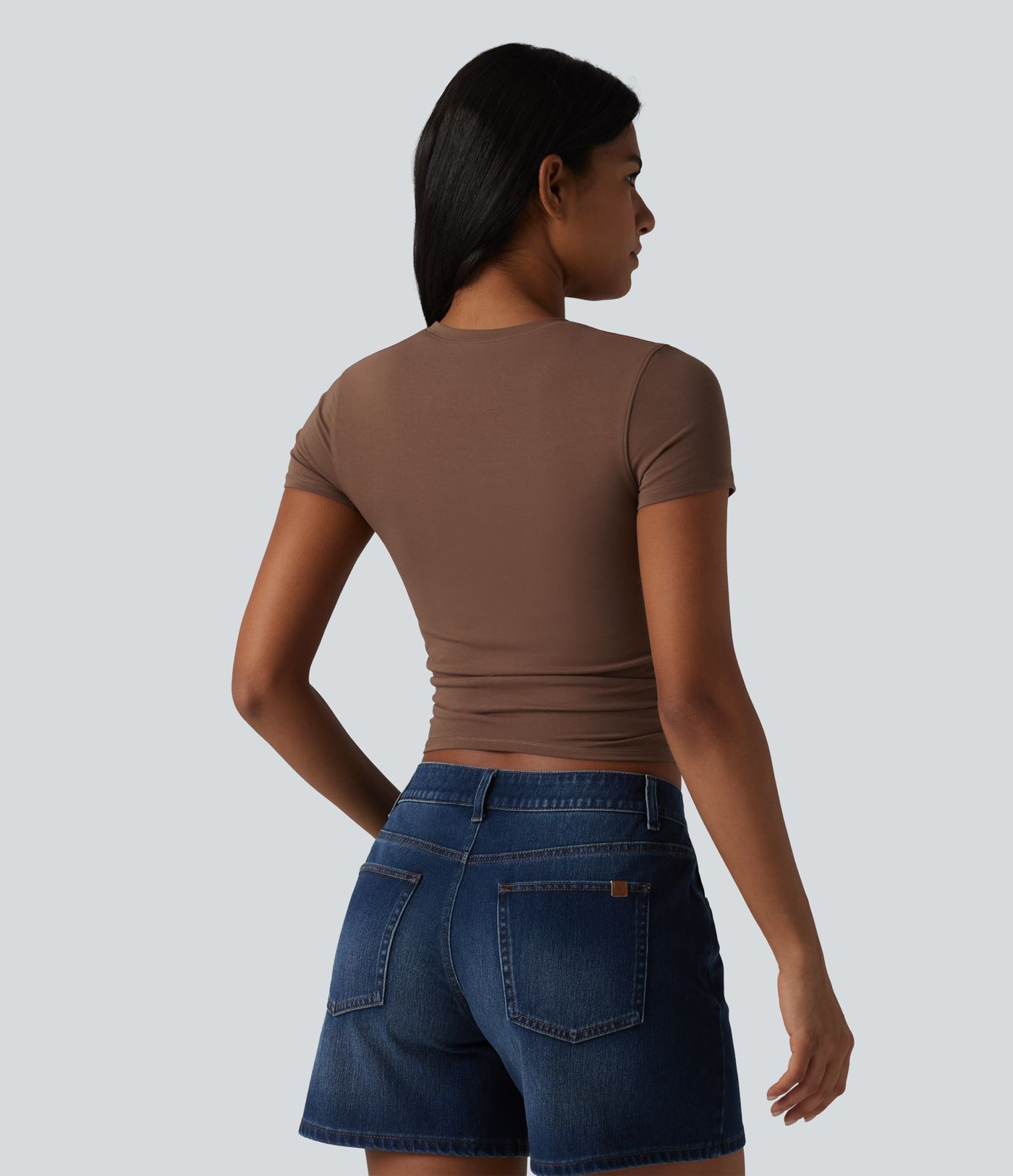 Halara Cotton Jersey - Lässiges, gerafftes T-Shirt mit Rundhalsausschnitt, kurzen Ärmeln und integriertem BH