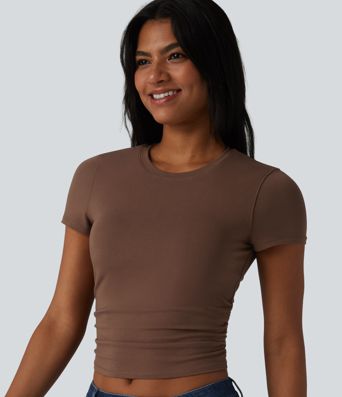 Halara Cotton Jersey - Lässiges, gerafftes T-Shirt mit Rundhalsausschnitt, kurzen Ärmeln und integriertem BH