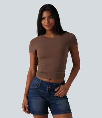 Halara Cotton Jersey - Lässiges, gerafftes T-Shirt mit Rundhalsausschnitt, kurzen Ärmeln und integriertem BH