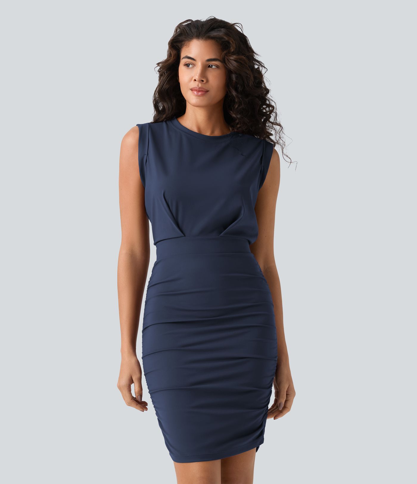 Softlyzero™ Airy - Ärmelloses, gerafftes Party-Minikleid mit Rundhalsausschnitt und Cool-Touch Softlyzero™ Airy - Ärmelloses, gerafftes Party-Minikleid mit Rundhalsausschnitt und Cool-Touch