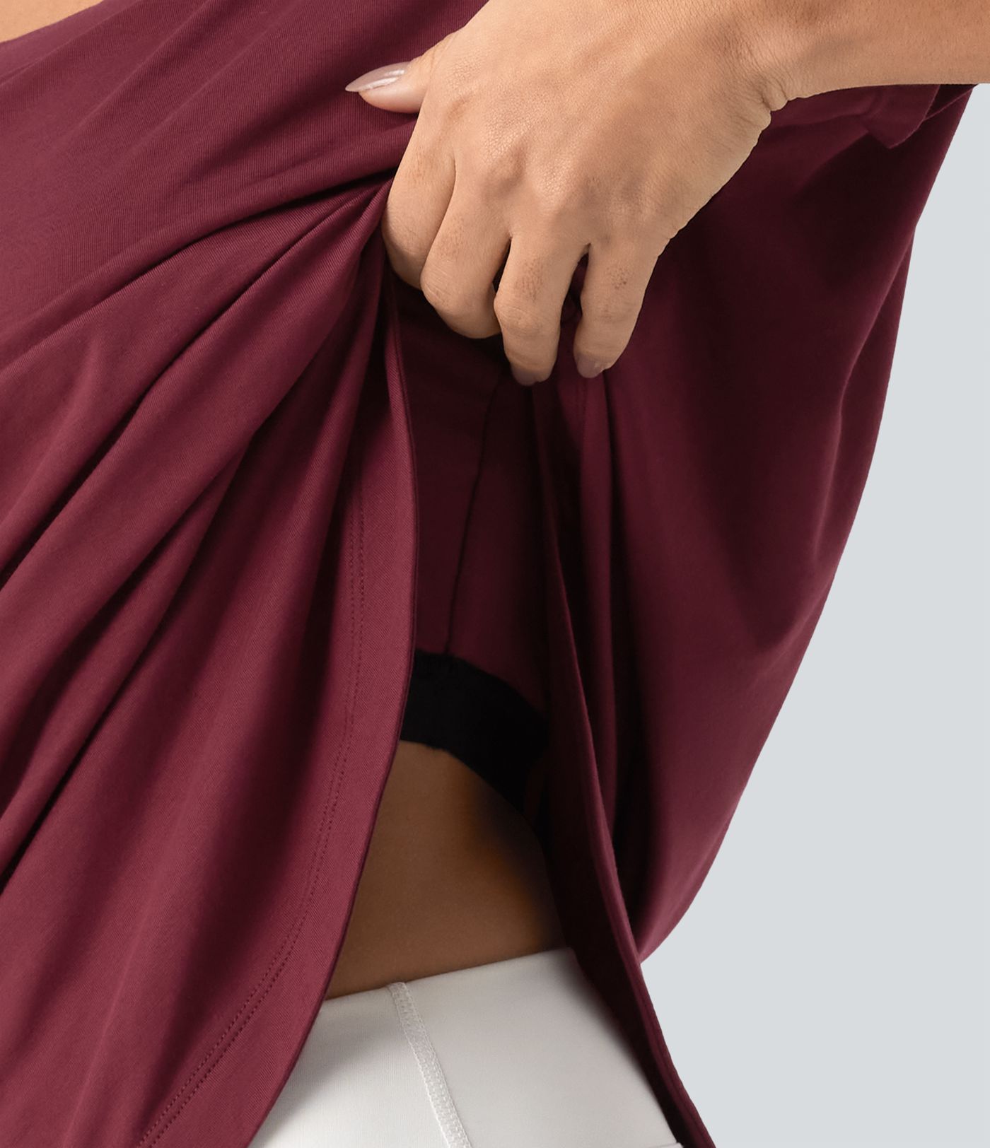 Top de yoga et de sport asymétrique à une épaule, manches courtes, ourlet arrondi hi‑lo (plus court devant, plus long derrière), à séchage rapide, avec soutien‑gorge intégré