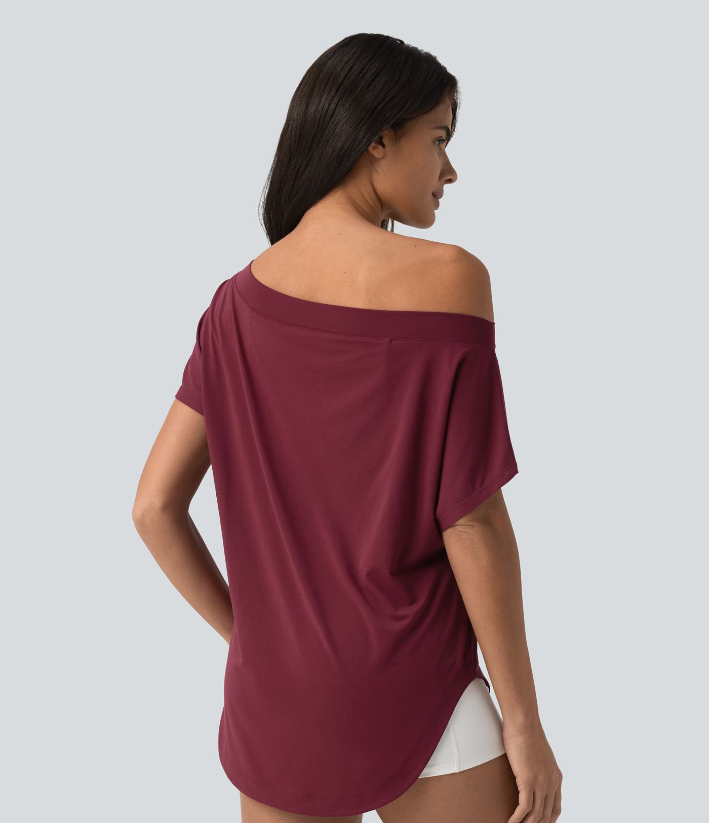 Top de yoga et de sport asymétrique à une épaule, manches courtes, ourlet arrondi hi‑lo (plus court devant, plus long derrière), à séchage rapide, avec soutien‑gorge intégré