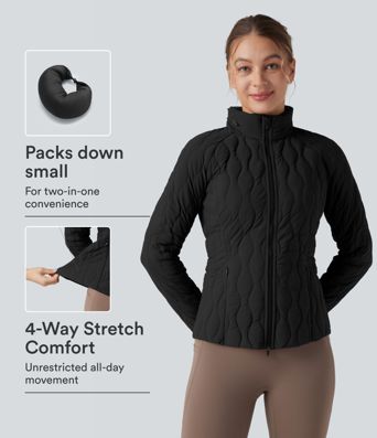 Gepolsterte Trainingsjacke mit hohem Kragen, Daumenlöchern und Taschen – inklusive packbarem Nackenkissen.