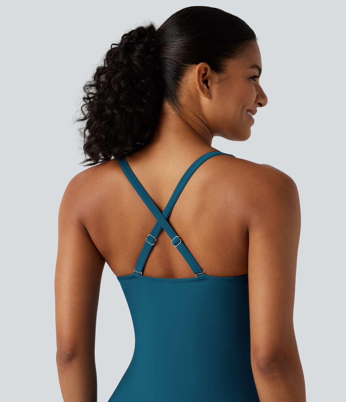 Gerafftes 2-in-1 Badekleid mit Queen-Anne-Ausschnitt, Seitentaschen, Bauchkontrolle, verstellbaren Trägern, integriertem Push-Up BH und geschlitztem Saum