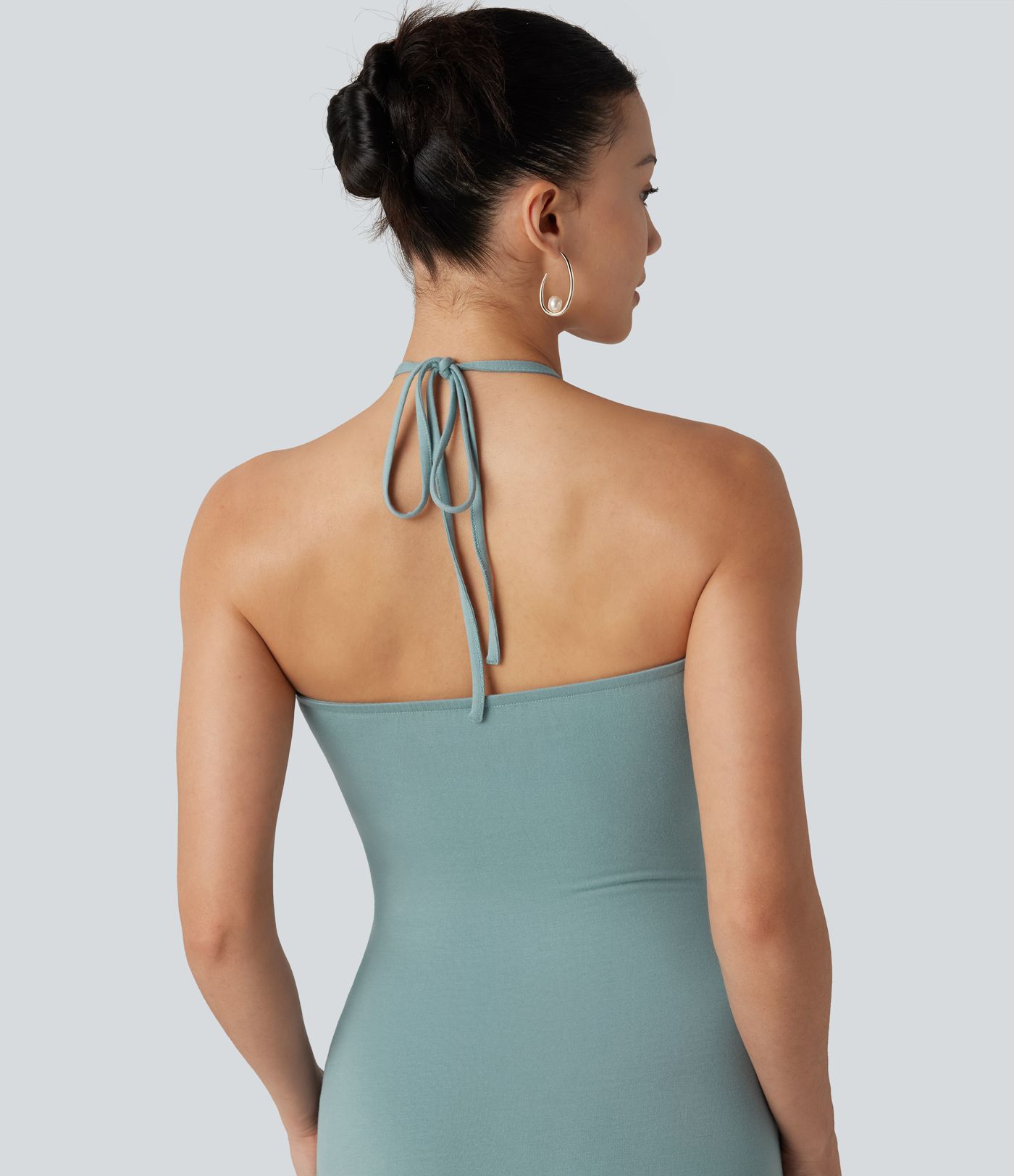 Neckholder-Midikleid mit Bindeband am Rücken, integriertem BH und Taschen
