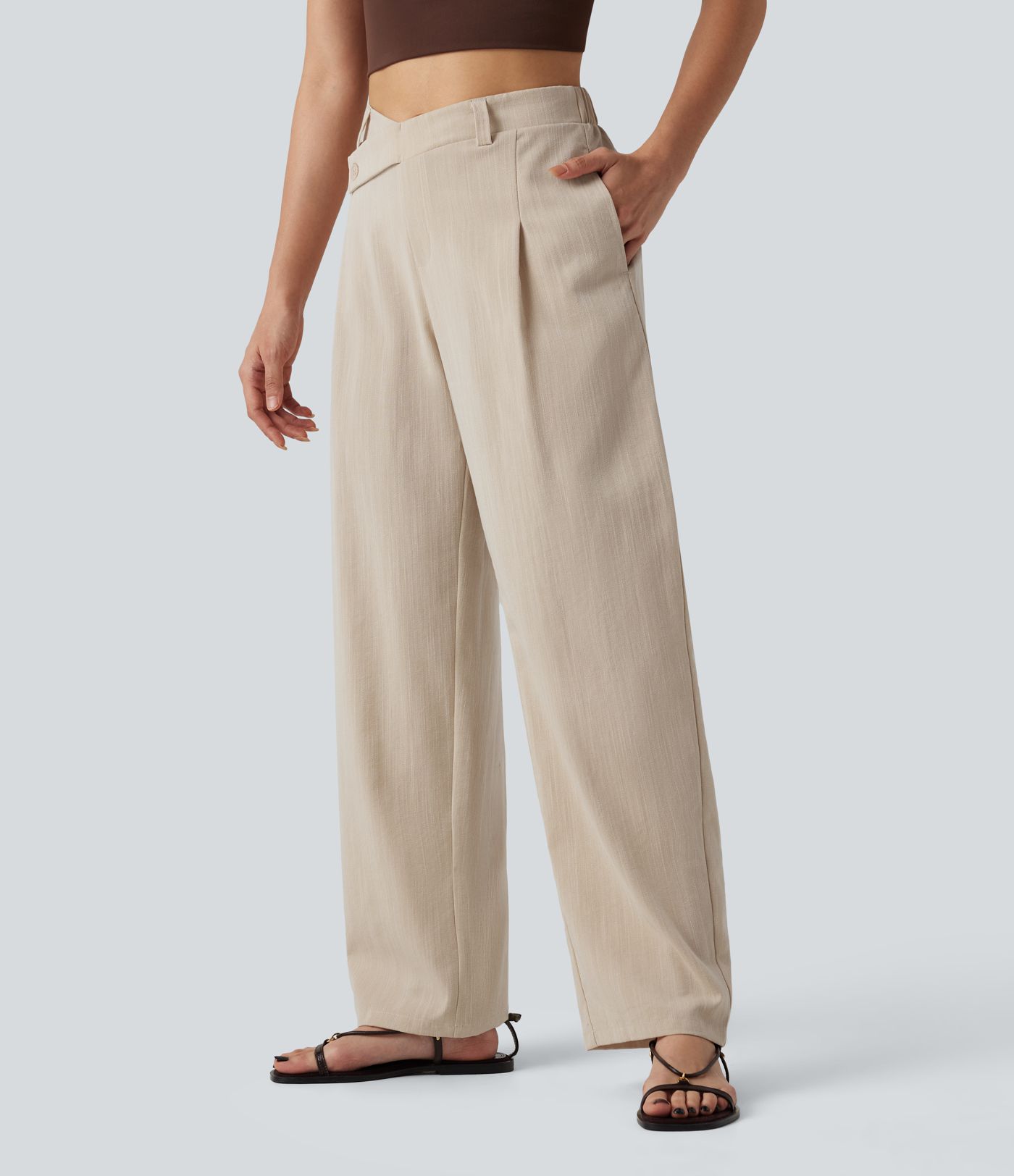 Pantalones de trabajo asimétricos de talle medio con pernera tipo barril, tacto de lino y bolsillos