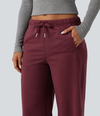 Fleece-Trainingshose mit niedrigem Bund, Seitentaschen, Kordelzug und geradem Bein Fleece-Trainingshose mit niedrigem Bund, Seitentaschen, Kordelzug und geradem Bein