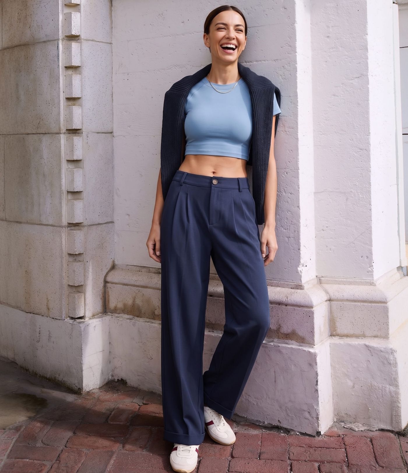 Pantalon casual fuselé 7/8 taille mi-haute plissé en popeline extensible à ourlet retroussé avec poches Pantalon casual fuselé 7/8 taille mi-haute plissé en popeline extensible à ourlet retroussé avec poches