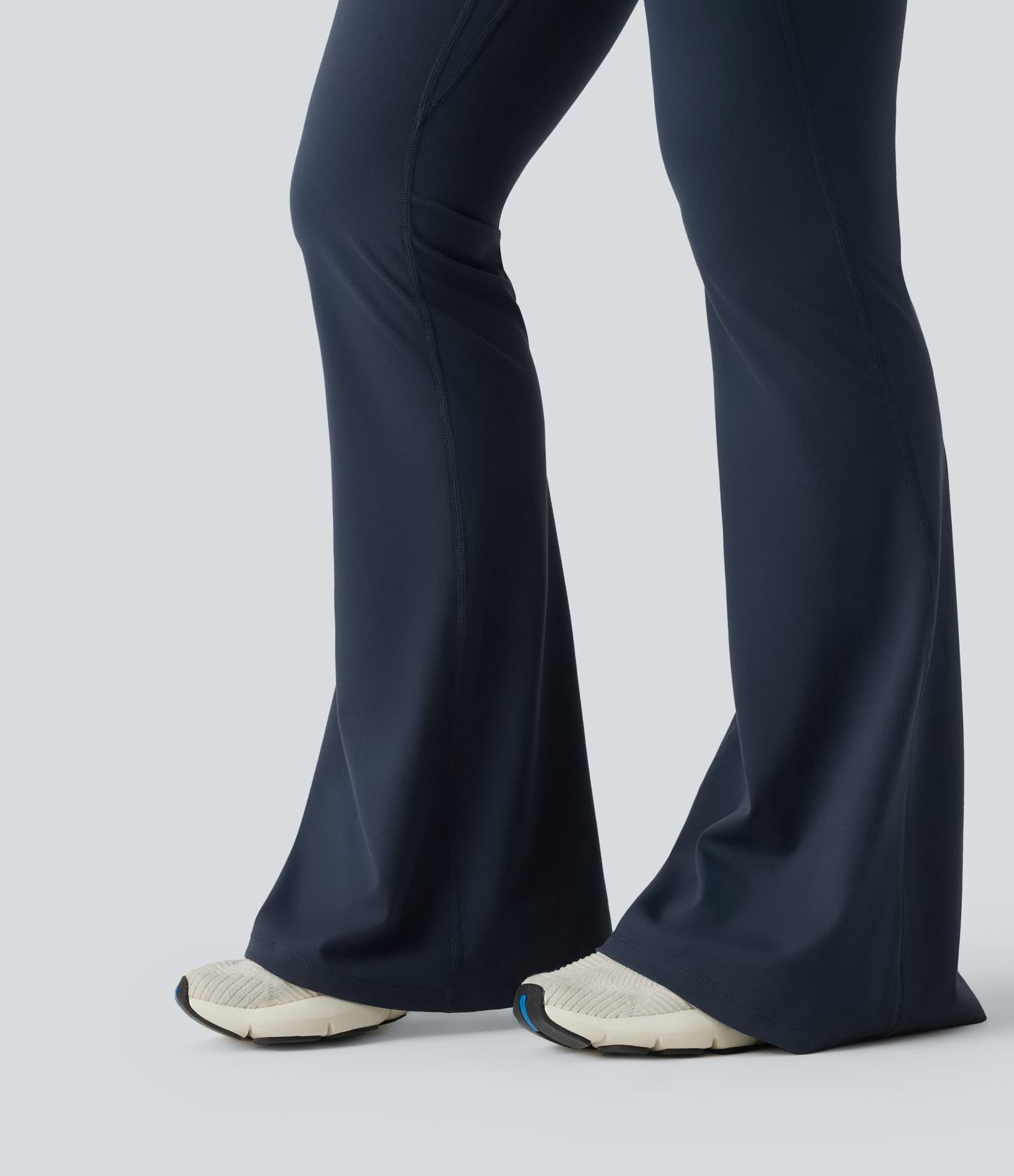 Halara UltraSculpt™ Legging yoga évasé gainant push-up taille haute à fronces avec poches Halara UltraSculpt™ Legging yoga évasé gainant push-up taille haute à fronces avec poches