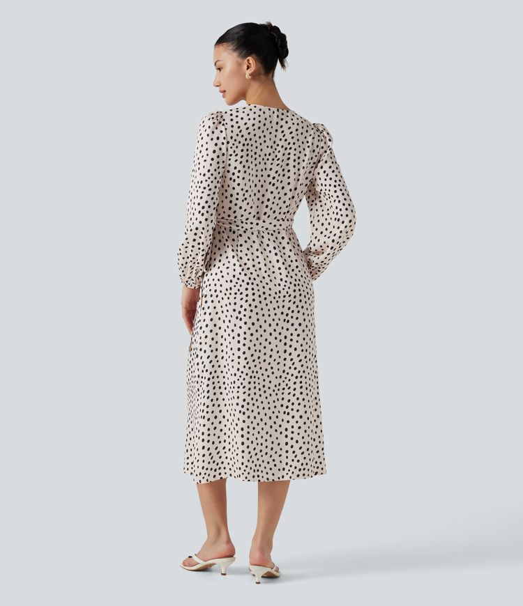 Büro-Midikleid in Wickeloptik mit V-Ausschnitt, langen Ärmeln und Polka-Dots Büro-Midikleid in Wickeloptik mit V-Ausschnitt, langen Ärmeln und Polka-Dots
