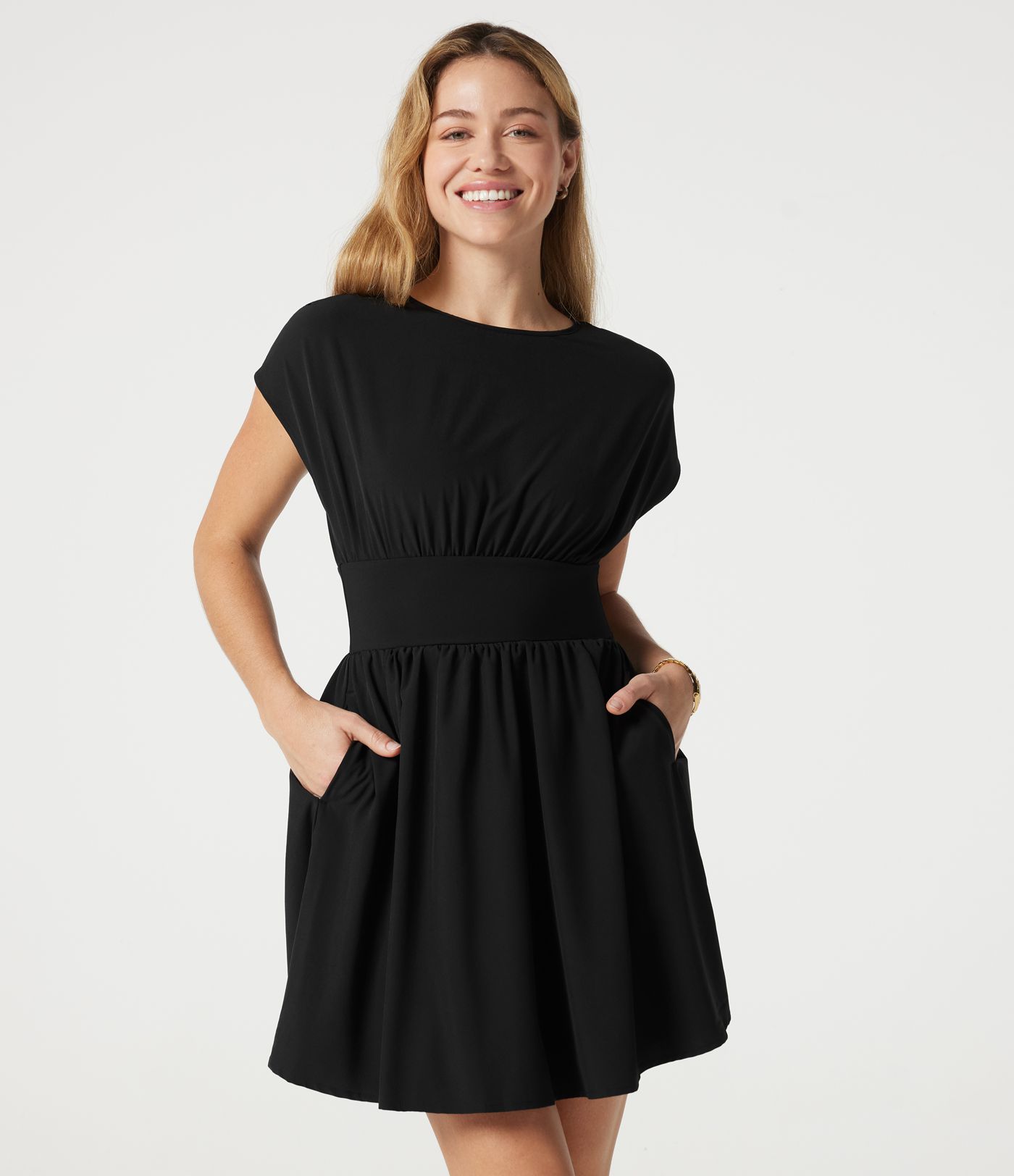 Robe de travail mini Breezeful™ manches chauve-souris courtes fluide séchage rapide avec poches latérales Robe de travail mini Breezeful™ manches chauve-souris courtes fluide séchage rapide avec poches latérales