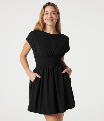 Robe de travail mini Breezeful™ manches chauve-souris courtes fluide séchage rapide avec poches latérales Robe de travail mini Breezeful™ manches chauve-souris courtes fluide séchage rapide avec poches latérales