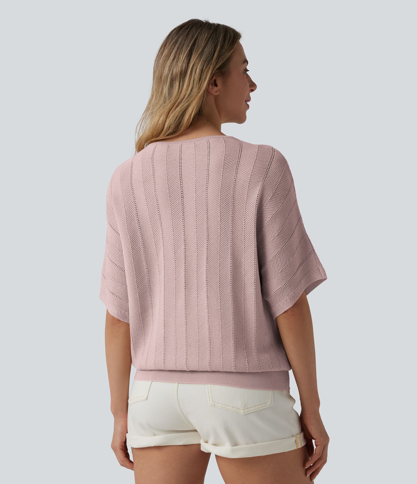 Suéter casual con escote en V y mangas cortas