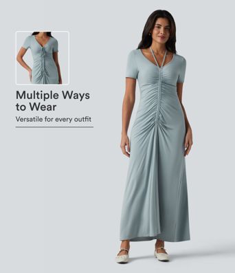 Lässiges Maxikleid mit V-Ausschnitt, kurzen Ärmeln, Kordelzug und Raffung.