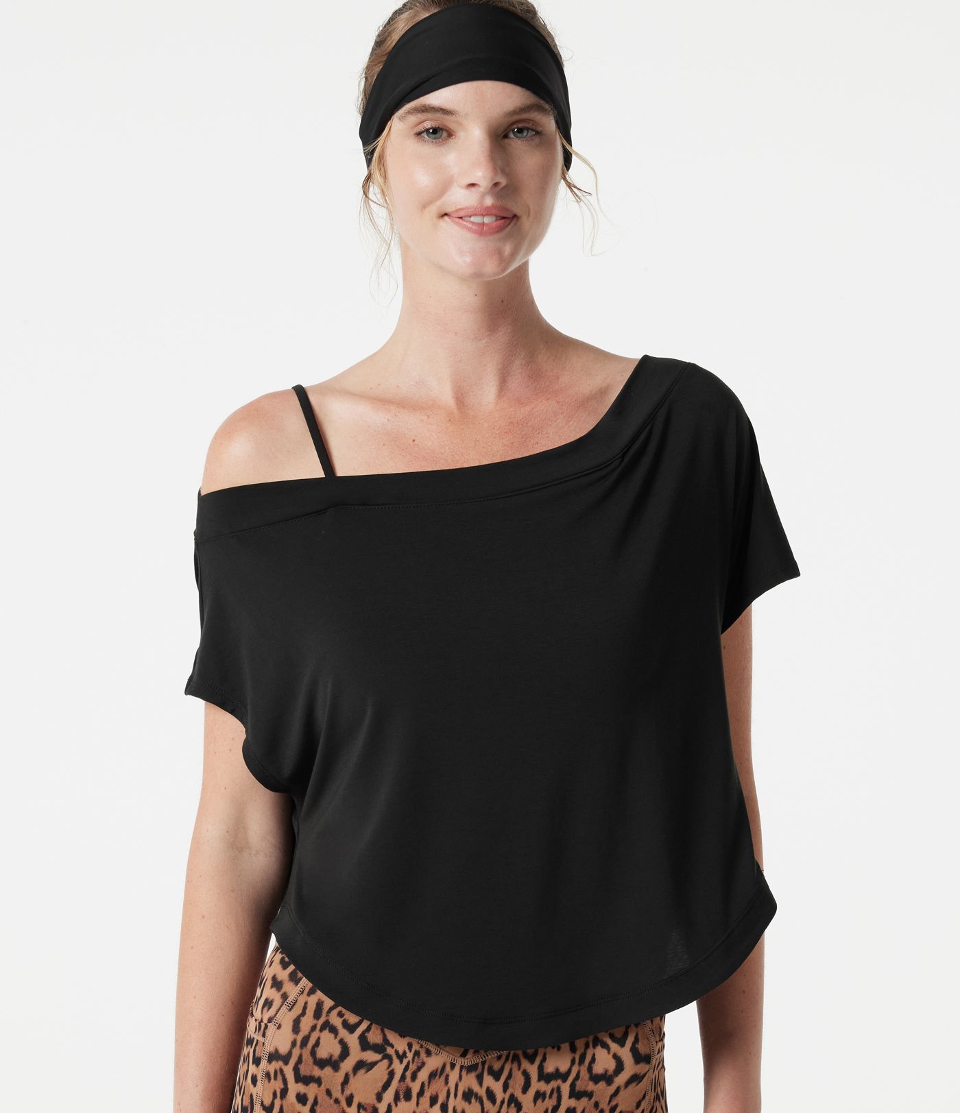 One Shoulder Short Sleeve Curved Hem High Low Built-in Bra Quick Dry Yoga Sports Top