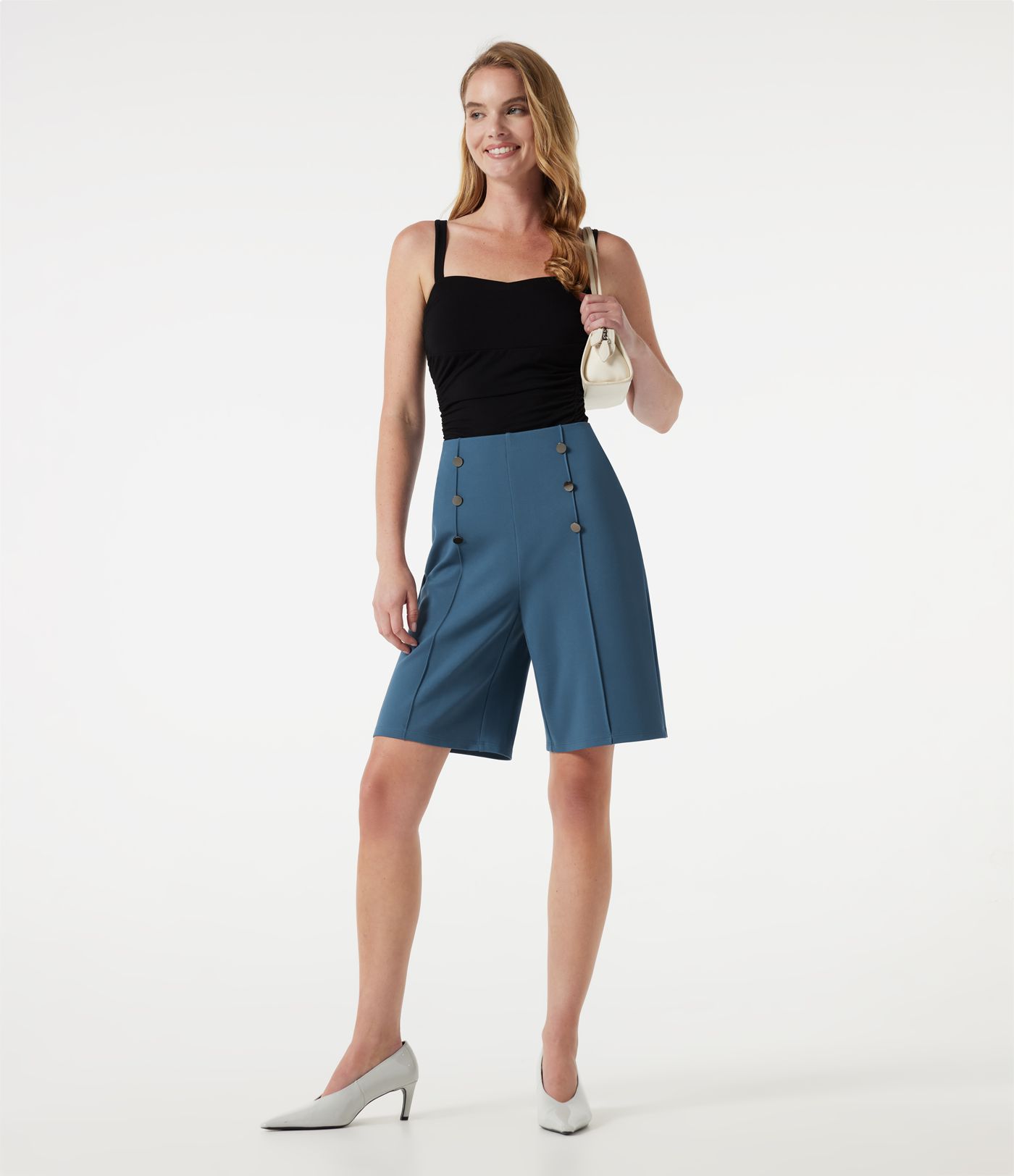 Shorts de trabajo holgados de talle alto con botones decorativos y bolsillos