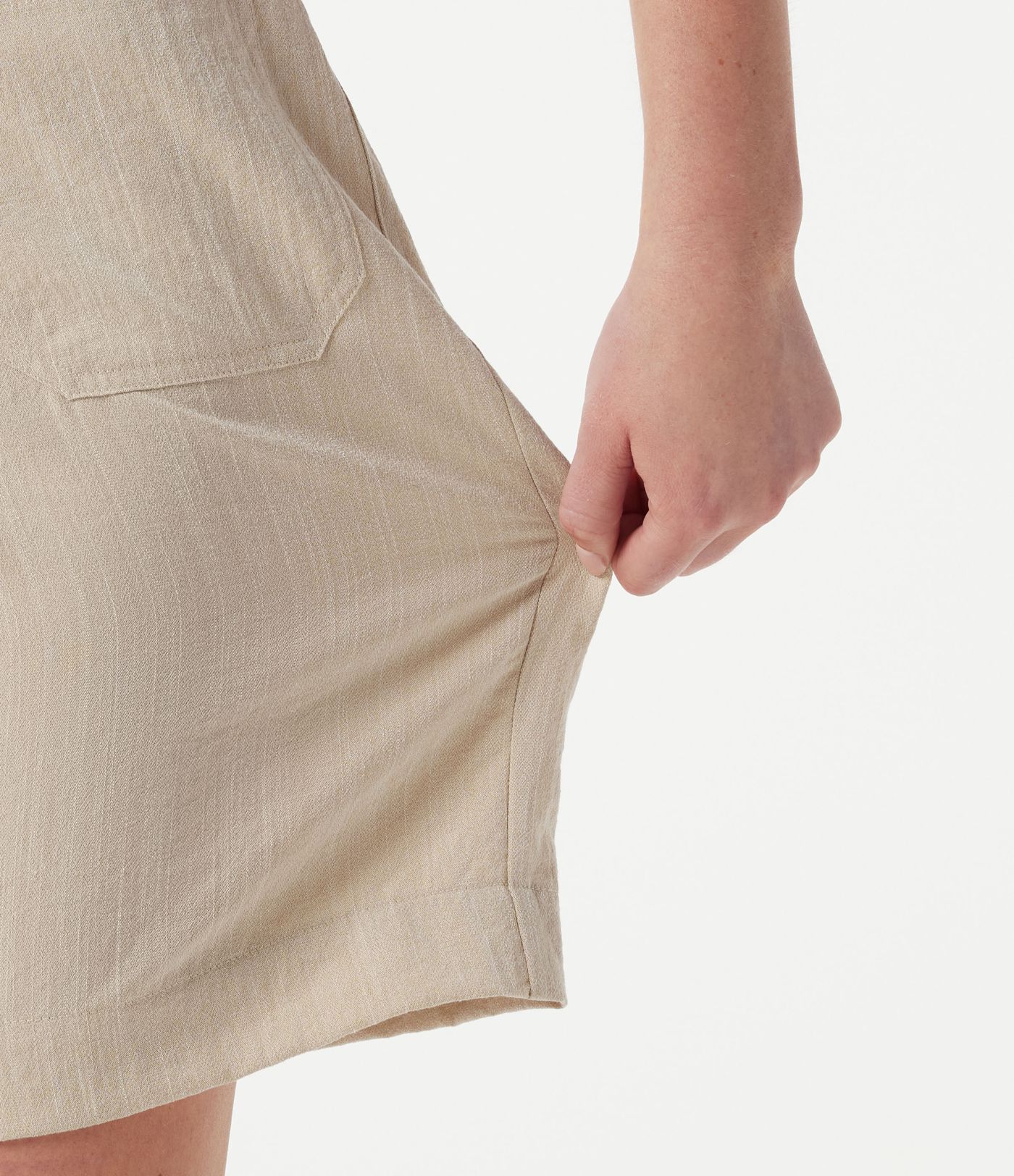 Lässige Shorts in Leinenoptik mit hohem Bund, mit Taschen - 17,78 cm Lässige Shorts in Leinenoptik mit hohem Bund, mit Taschen - 17,78 cm