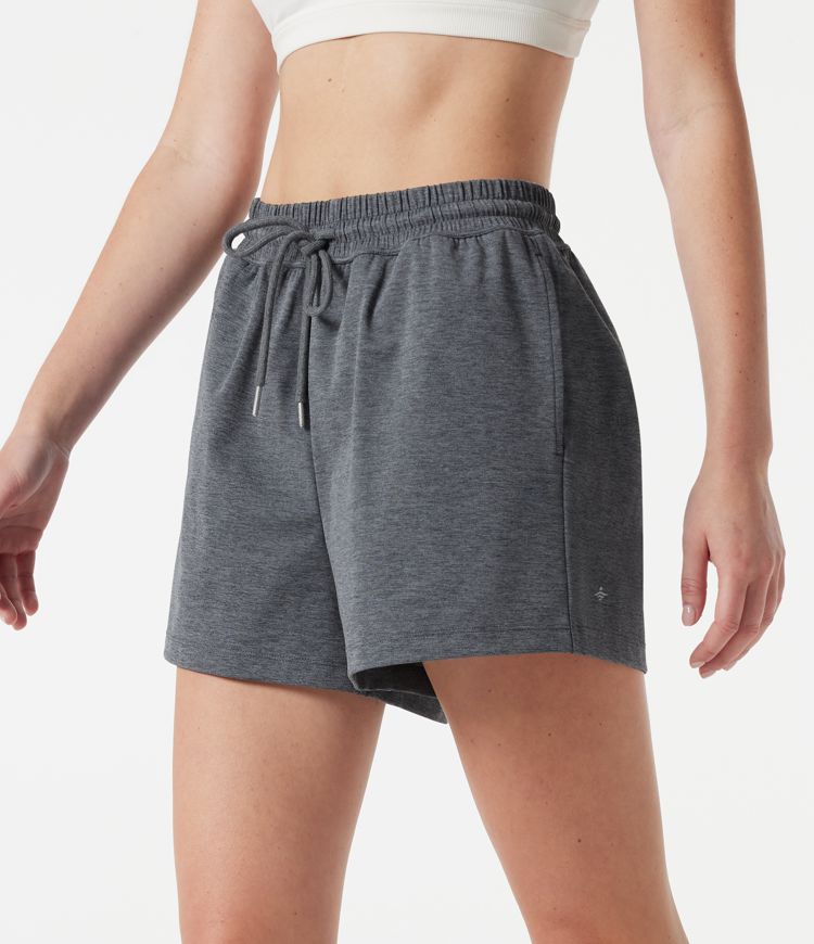 Trainings-Shorts mit hohem Bund, Seitentaschen und Kordelzug - schnelltrocknend, 7,6 cm