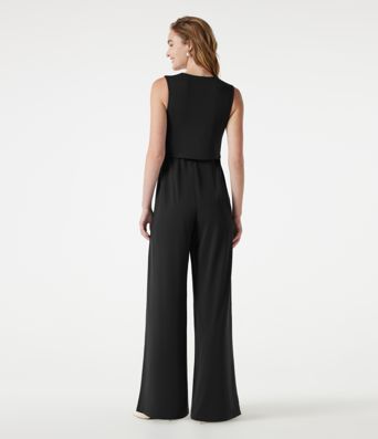 Ärmelloser Jumpsuit mit eckigem Ausschnitt und integriertem BH - Easy Peezy Edition Ärmelloser Jumpsuit mit eckigem Ausschnitt und integriertem BH - Easy Peezy Edition