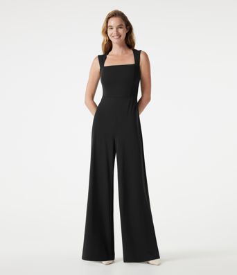 Ärmelloser Jumpsuit mit eckigem Ausschnitt und integriertem BH - Easy Peezy Edition Ärmelloser Jumpsuit mit eckigem Ausschnitt und integriertem BH - Easy Peezy Edition