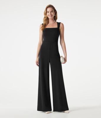 Ärmelloser Jumpsuit mit eckigem Ausschnitt und integriertem BH - Easy Peezy Edition Ärmelloser Jumpsuit mit eckigem Ausschnitt und integriertem BH - Easy Peezy Edition