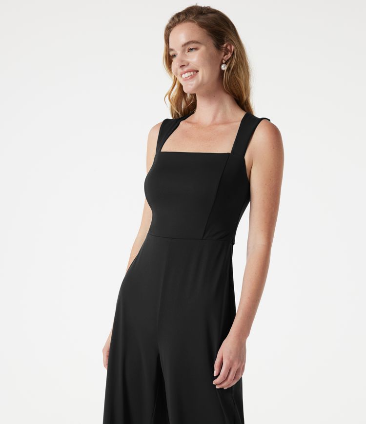 Ärmelloser Jumpsuit mit eckigem Ausschnitt und integriertem BH - Easy Peezy Edition Ärmelloser Jumpsuit mit eckigem Ausschnitt und integriertem BH - Easy Peezy Edition
